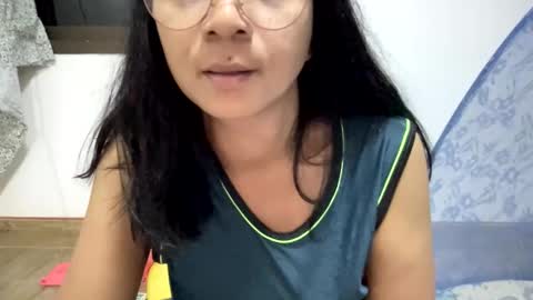 Snapshot of tinyspot chatting on October 5, 2:46 pm tinyspot online show from October 5, 2:46 pm