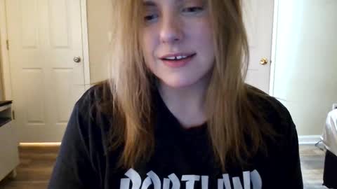 tinywithtiddies online show from April 12, 4:27 am