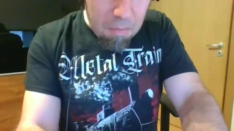 Snapshot of tirolerboy27 chatting on December 3, 12:34 pm Tirolerboy27 online show from December 3, 12:34 pm