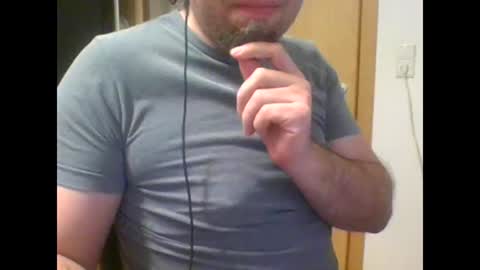 Snapshot of tirolerboy27 chatting on February 6, 3:31 pm Tirolerboy27 online show from February 6, 3:31 pm