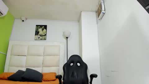 TOBBY online show from May 28, 1:58 am