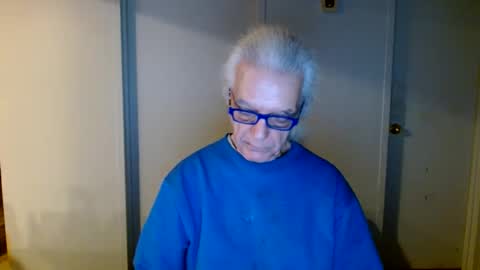 tom112292014 online show from February 8, 10:18 am