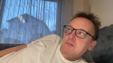 Tom online show from January 10, 4:01 pm