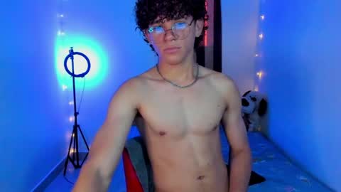 Tom Blue online show from May 5, 5:08 pm