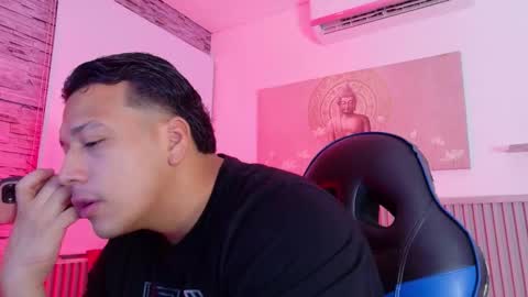 Tom muscle1 online show from February 20, 12:07 pm