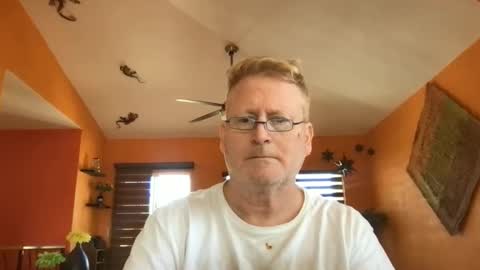 Hola online show from February 20, 9:39 pm