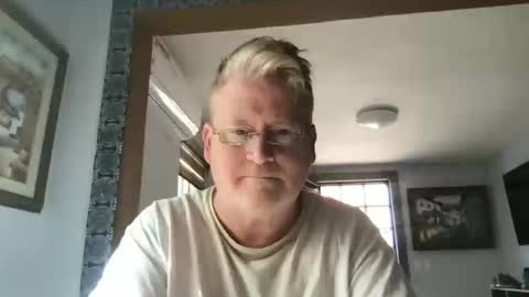 Hola online show from February 14, 9:43 pm