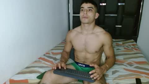 tomaz_18 online show from April 6, 3:15 am