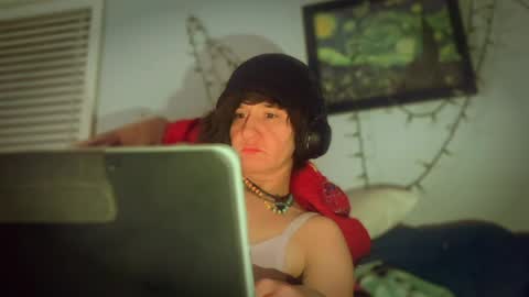 tomboy_titties online show from May 7, 7:15 am