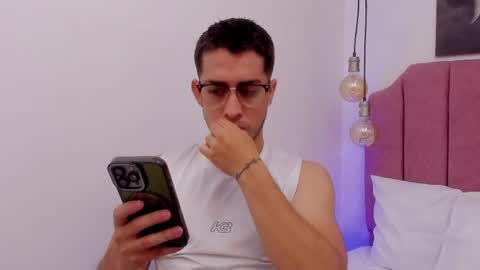 tommas_johnson online show from May 17, 12:25 pm