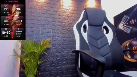 Tom Mike online show from November 27, 1:52 pm