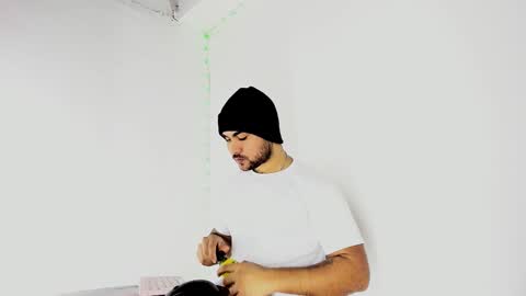 tommy_sccott online show from September 18, 11:42 pm