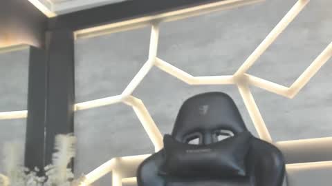 Snapshot of tomsloan_ chatting on March 5, 11:17 am Sr. Thomas online show from March 5, 11:17 am