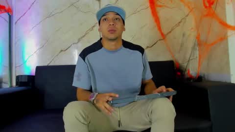 Snapshot of tonnygil chatting on October 26, 12:06 pm Tonny online show from October 26, 12:06 pm