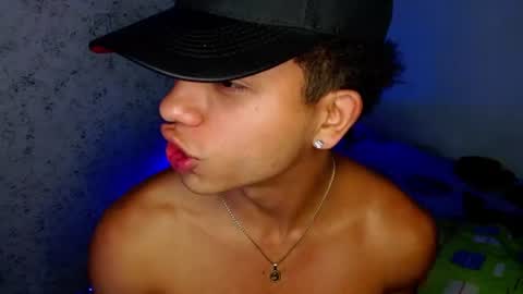 tonydesire_ online show from June 10, 8:51 pm