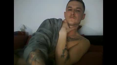 tonystrawberry online show from April 15, 6:44 pm