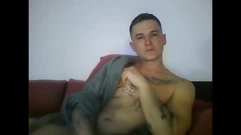 tonystrawberry online show from April 17, 8:55 pm