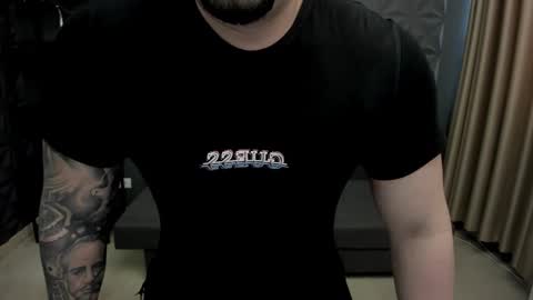 Snapshot of tonywilcoxx chatting on February 10, 12:18 pm TonyWilcox online show from February 10, 12:18 pm