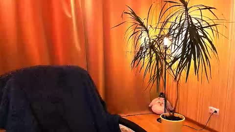 Snapshot of too_beautiful chatting on October 2, 3:22 pm Elizabeth online show from October 2, 3:22 pm