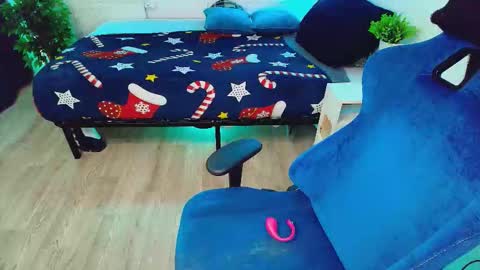 topcranberry online show from March 7, 3:12 pm