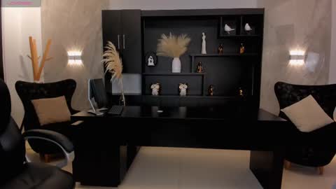 Tori Cross online show from February 25, 7:06 pm