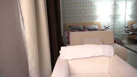         online show from November 28, 5:48 am