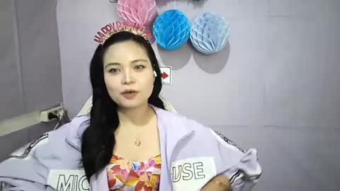 Emma online show from May 22, 2:02 pm