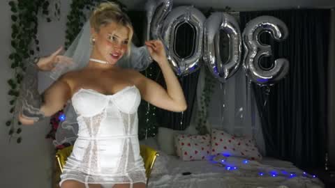 Aliana Vamboo online show from September 12, 4:53 pm