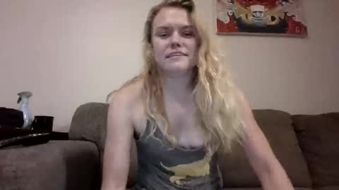 tough_as_scars online show from November 8, 12:24 am