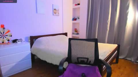 Ellina online show from October 9, 6:35 pm