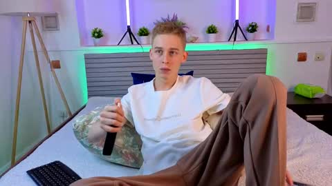 Max online show from April 29, 9:03 am