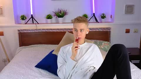 Max online show from April 8, 10:07 am