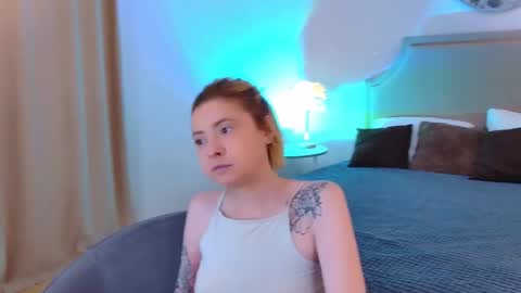 tracycurtis online show from September 14, 6:04 am