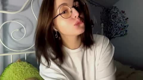 Snapshot of trangarlick chatting on September 18, 6:23 pm Amelia online show from September 18, 6:23 pm