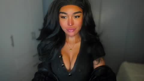 Snapshot of transnextdoor_ chatting on December 24, 3:38 am ALMIGHTY GODDESS VALENTINA online show from December 24, 3:38 am