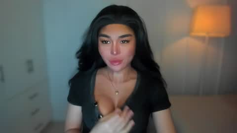 Snapshot of transnextdoor_ chatting on January 2, 11:27 pm ALMIGHTY GODDESS VALENTINA online show from January 2, 11:27 pm
