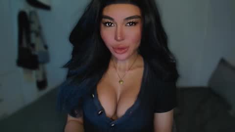 Snapshot of transnextdoor_ chatting on March 5, 5:18 am ALMIGHTY GODDESS VALENTINA online show from March 5, 5:18 am