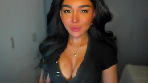 Snapshot of transnextdoor_ chatting on December 24, 6:44 am ALMIGHTY GODDESS VALENTINA online show from December 24, 6:44 am