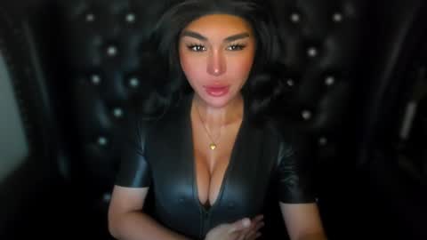 Snapshot of transnextdoor_ chatting on January 5, 8:31 pm ALMIGHTY GODDESS VALENTINA online show from January 5, 8:31 pm
