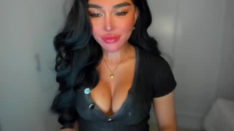 Snapshot of transnextdoor_ chatting on January 16, 7:10 pm ALMIGHTY GODDESS VALENTINA online show from January 16, 7:10 pm