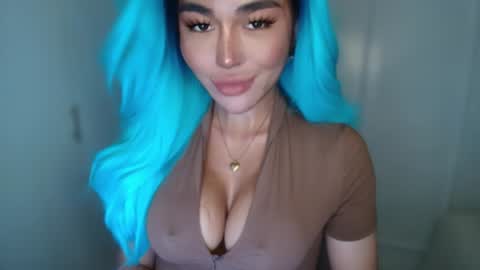 Snapshot of transnextdoor_ chatting on January 27, 11:43 pm ALMIGHTY GODDESS VALENTINA online show from January 27, 11:43 pm