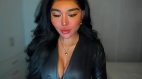 Snapshot of transnextdoor_ chatting on January 15, 1:20 pm ALMIGHTY GODDESS VALENTINA online show from January 15, 1:20 pm