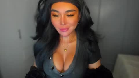 Snapshot of transnextdoor_ chatting on December 27, 9:11 pm ALMIGHTY GODDESS VALENTINA online show from December 27, 9:11 pm