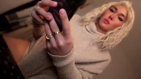 ALMIGHTY GODDESS VALENTINA online show from November 13, 8:00 pm