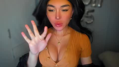 Snapshot of transnextdoor_ chatting on January 2, 1:17 am ALMIGHTY GODDESS VALENTINA online show from January 2, 1:17 am