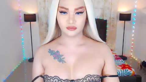 KYLIE BELLA  TS online show from June 9, 5:29 am
