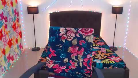 KYLIE BELLA  TS online show from February 26, 8:07 am