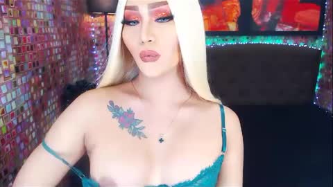 KYLIE BELLA  TS online show from February 17, 9:54 pm