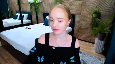 Snapshot of trapofemotions chatting on September 21, 7:18 pm trapofemotions online show from September 21, 7:18 pm