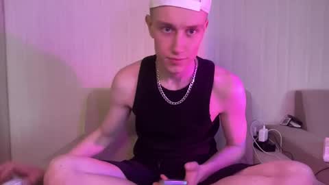 Travis online show from April 19, 9:32 am